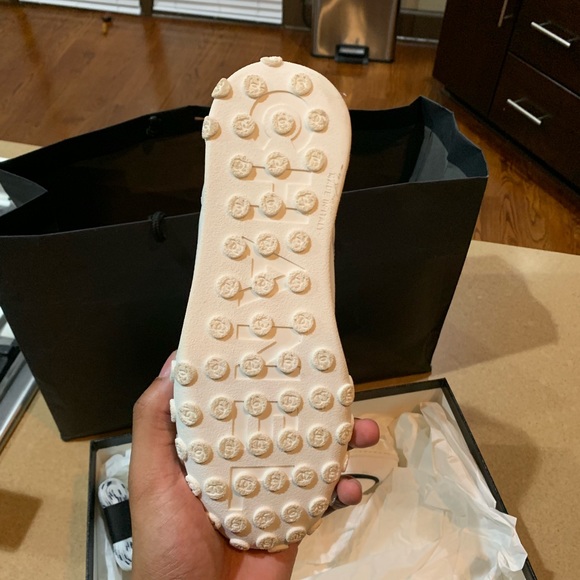 Chanel Women’s Shoe Size 8 (38) - Picture 7 of 8